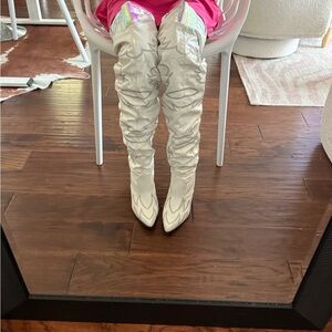 Stylish White Knee-High Women's Boots